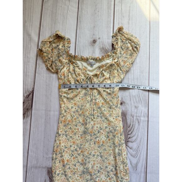 Blashe Women’s Mini Dress Floral Size Small V Neck Short Sleeve - Picture 2 of 4